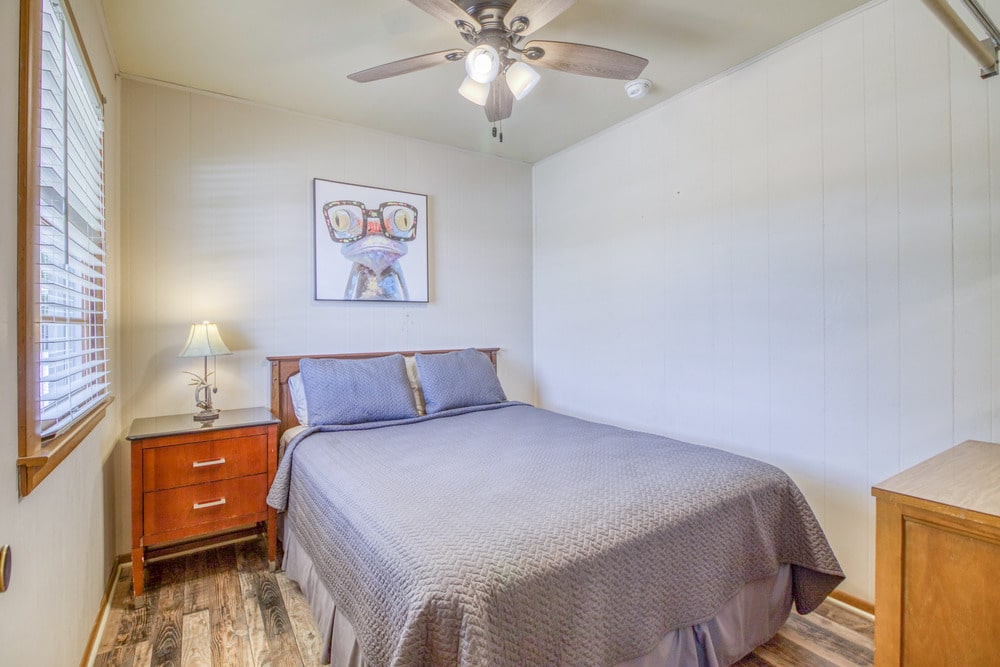 Cabin 12 Gallery 4-min