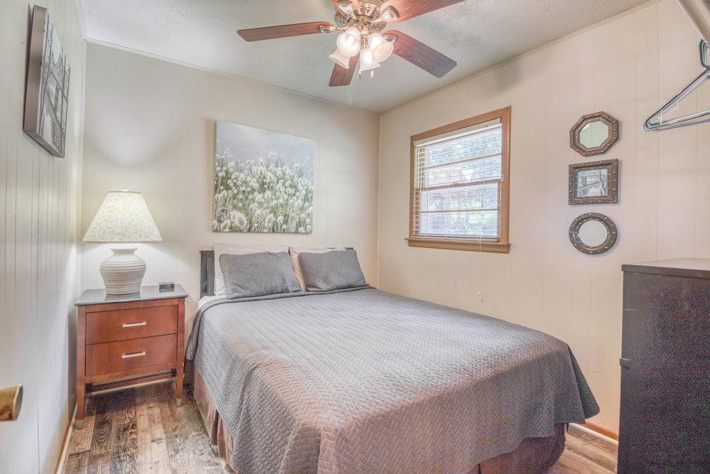 Cabin 12 Gallery 9-min