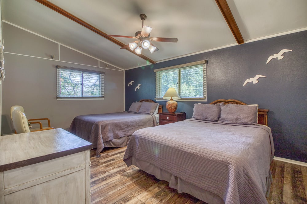 Cabin 15 Gallery 11-min