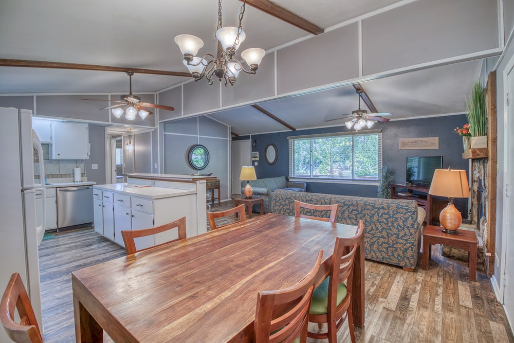 Cabin 15 Gallery 9-min