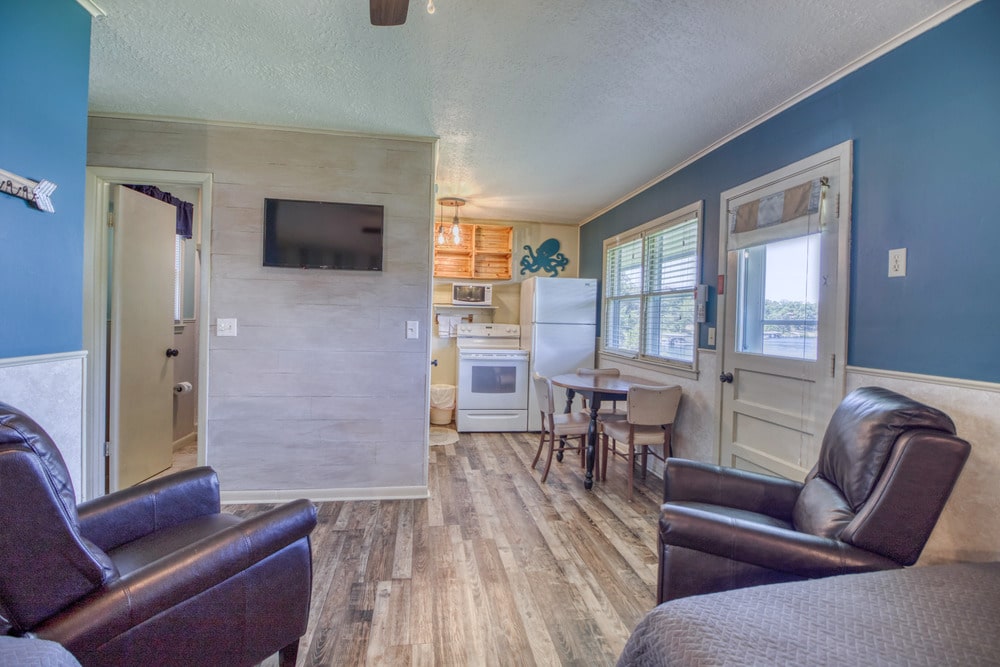 Cabin 2 Gallery 5-min