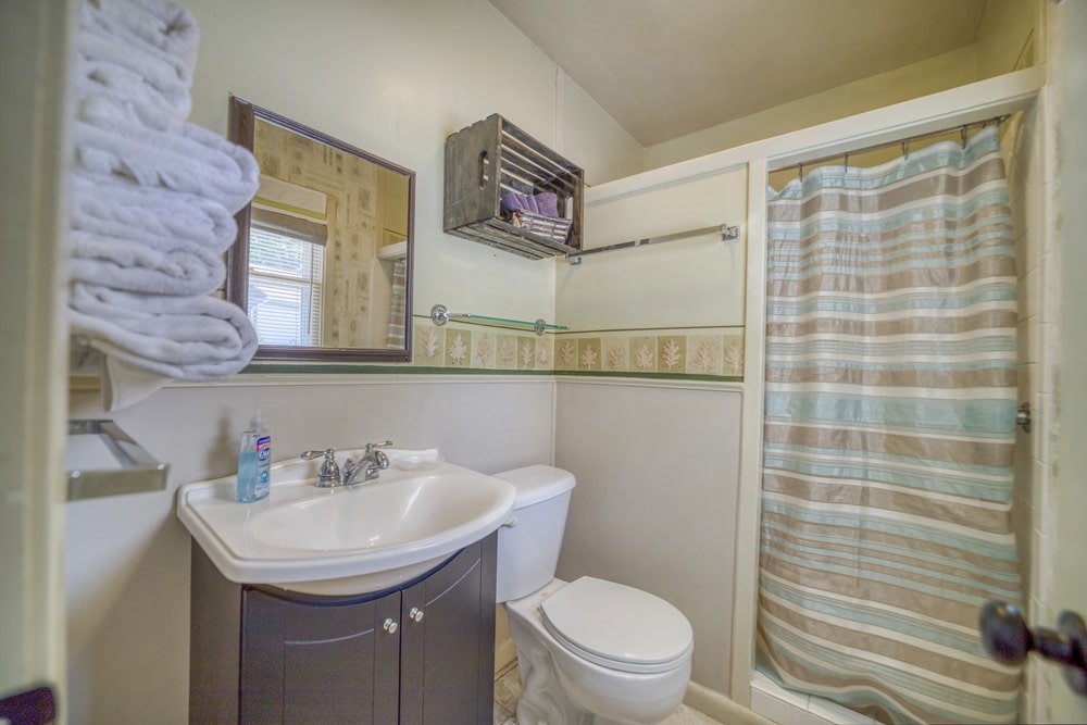 Cabin 3 Gallery 2-min