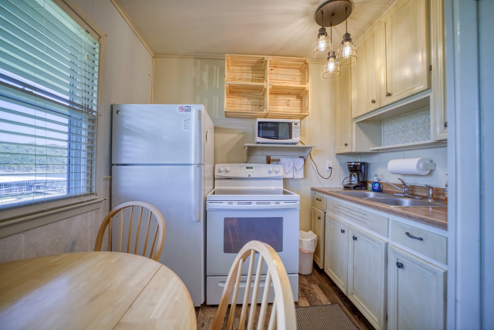 Cabin 3 Gallery 4-min