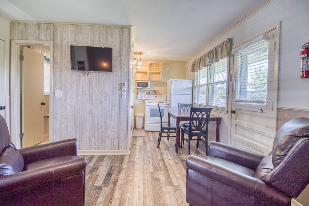 Cabin 4 Gallery 3-min