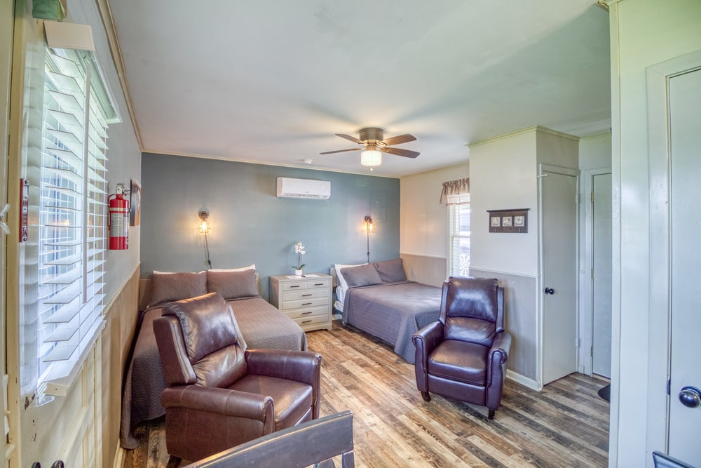 Cabin 4 Gallery 4-min