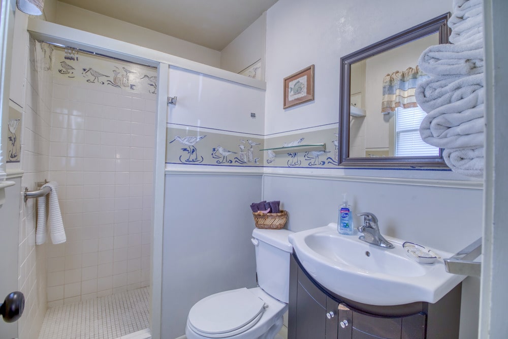 Cabin 6 Gallery 1-min