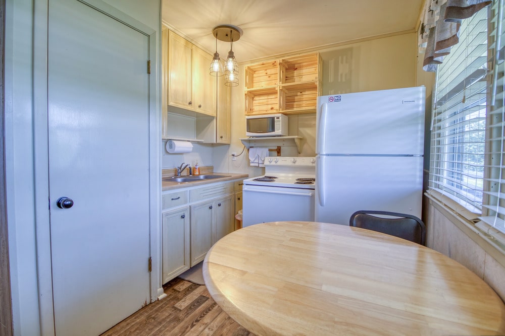 Cabin 6 Gallery 4-min