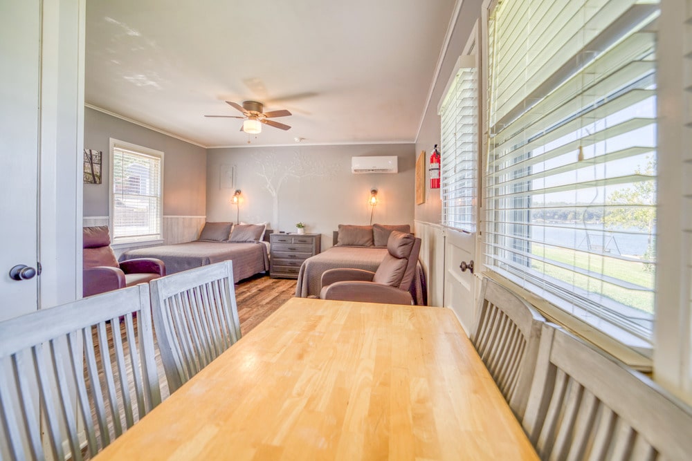 Cabin 7 Gallery 5-min