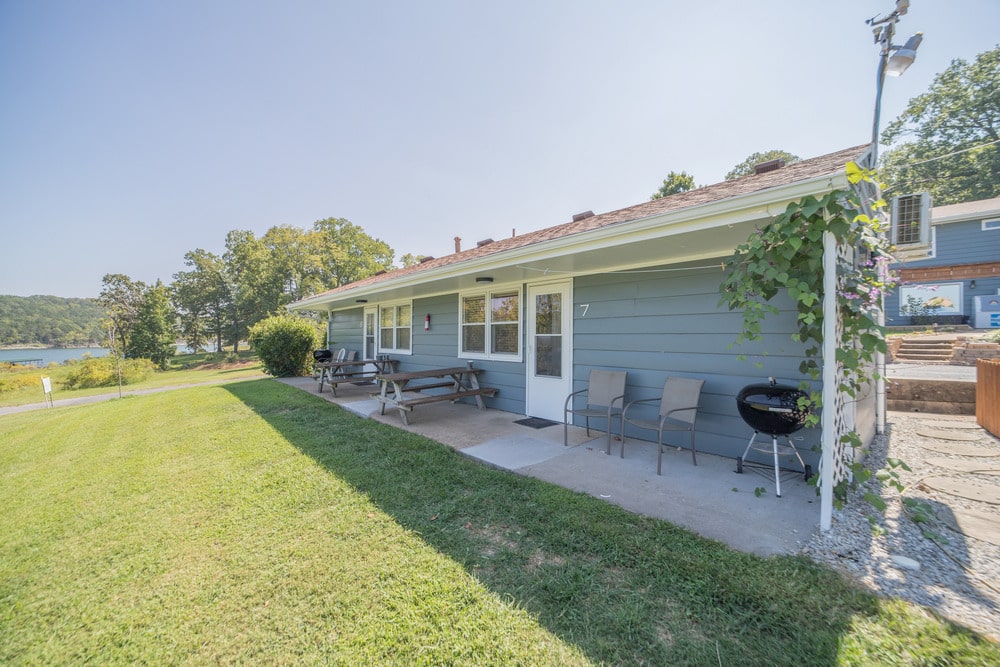 Cabin 7 Gallery 7-min