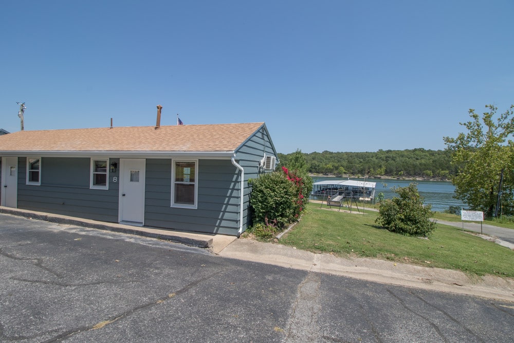 Cabin 8 Gallery 1-min