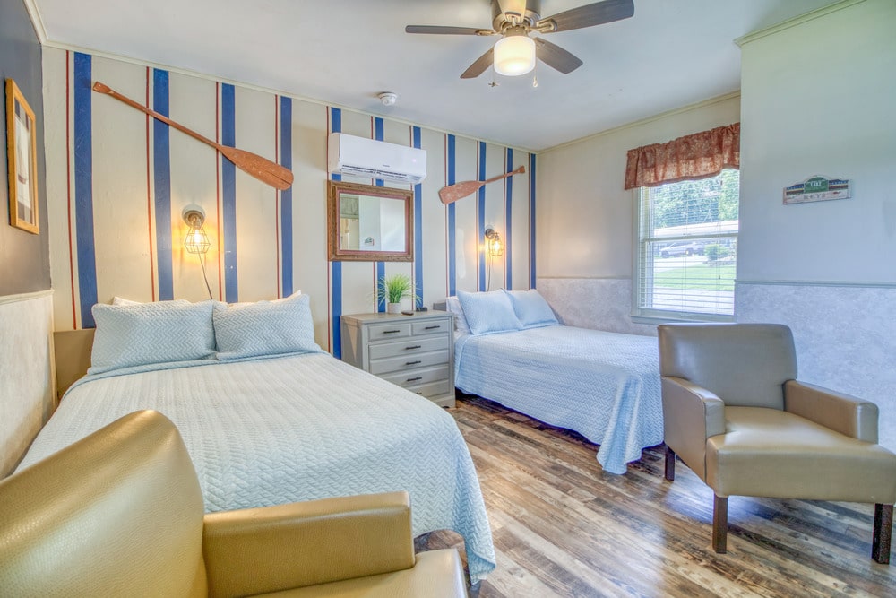 Cabin 8 Gallery 3-min