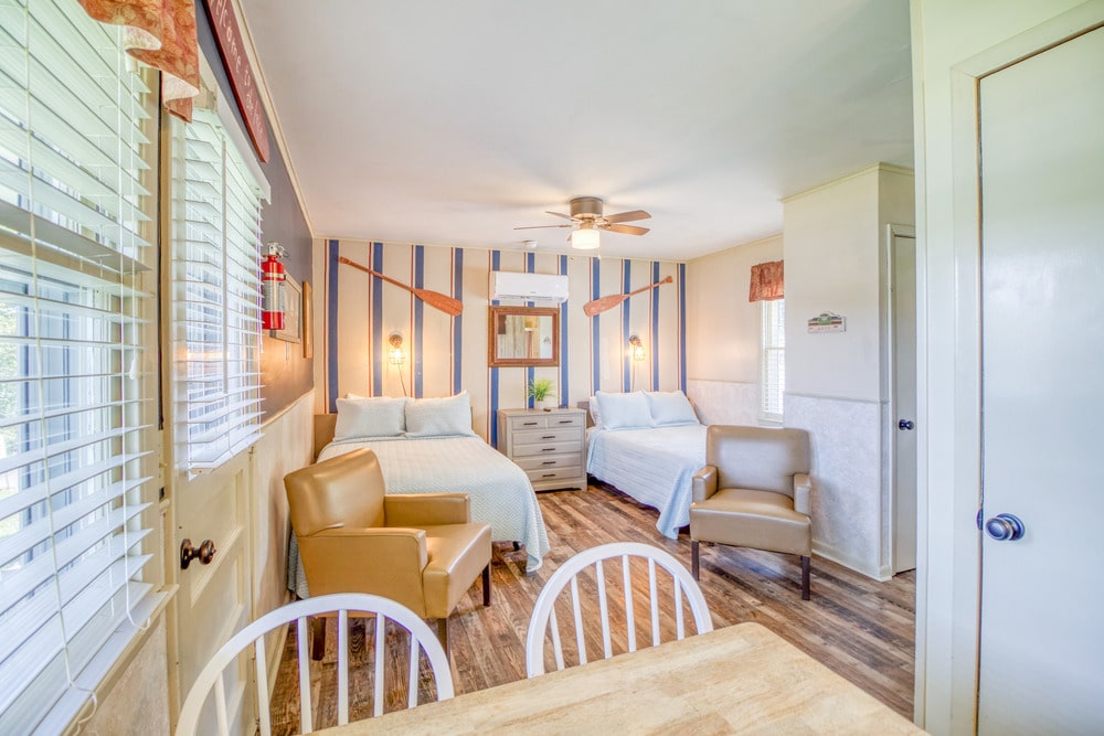 Cabin 8 Gallery 5-min