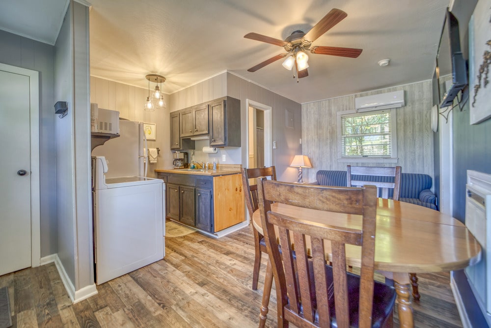 Cabin 9 Gallery 3-min