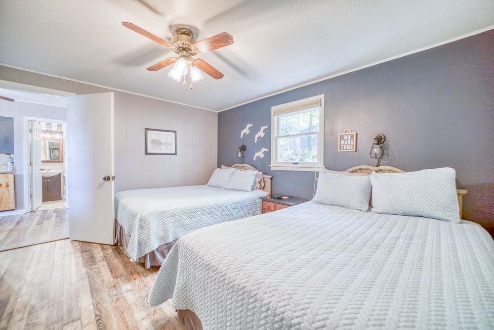 Cabin 9 Gallery 8-min