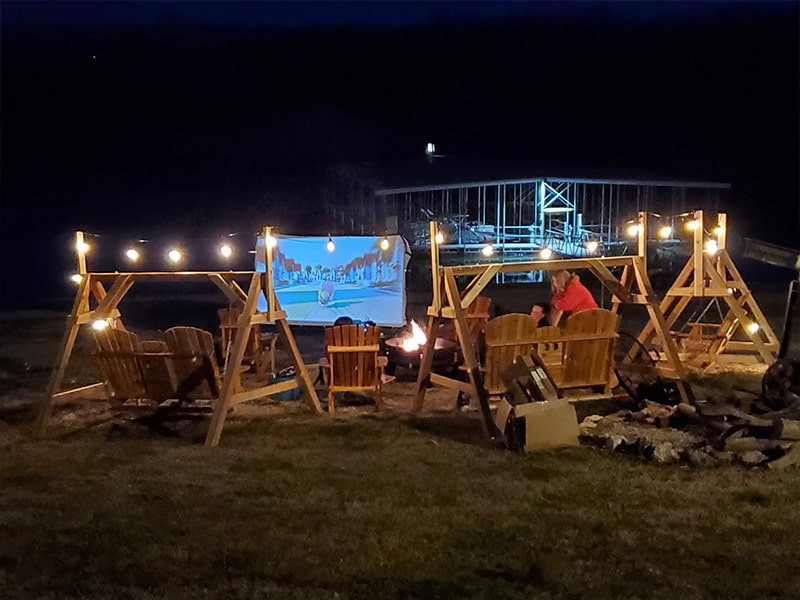 MOVIE NIGHT Enjoy a family movie by the fire.